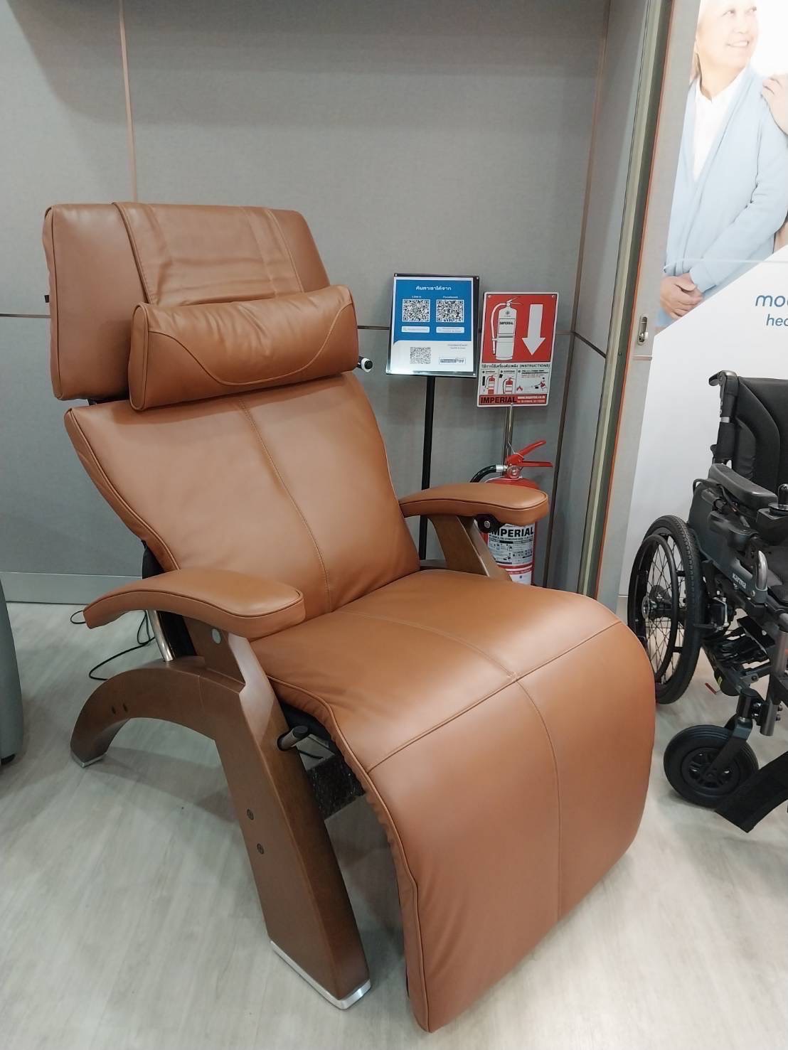 เก้าอี้พักผ่อน Perfect Chair รุ่น PC-610 Zero Gravity Recliner รุ่น TOP + แถมฟรี Laptop desk (Best Seller)