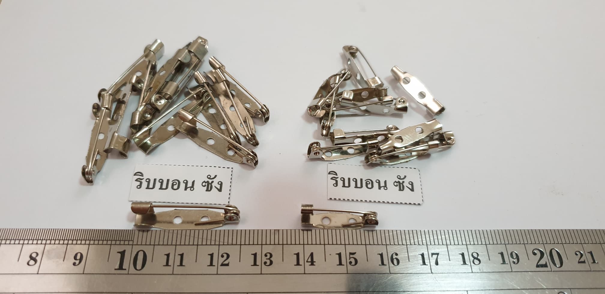 เข็มกลัดแป้นเหลี่ยม เข็มกลัดแป้นแบน ขนาด2 ซม. และ 2.5 ซม.