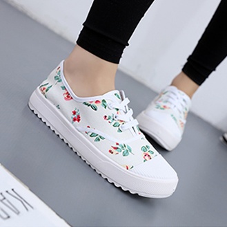 shoe1811 รองเท้าสีขาว ลายดอกไม้เก๋สุดๆ