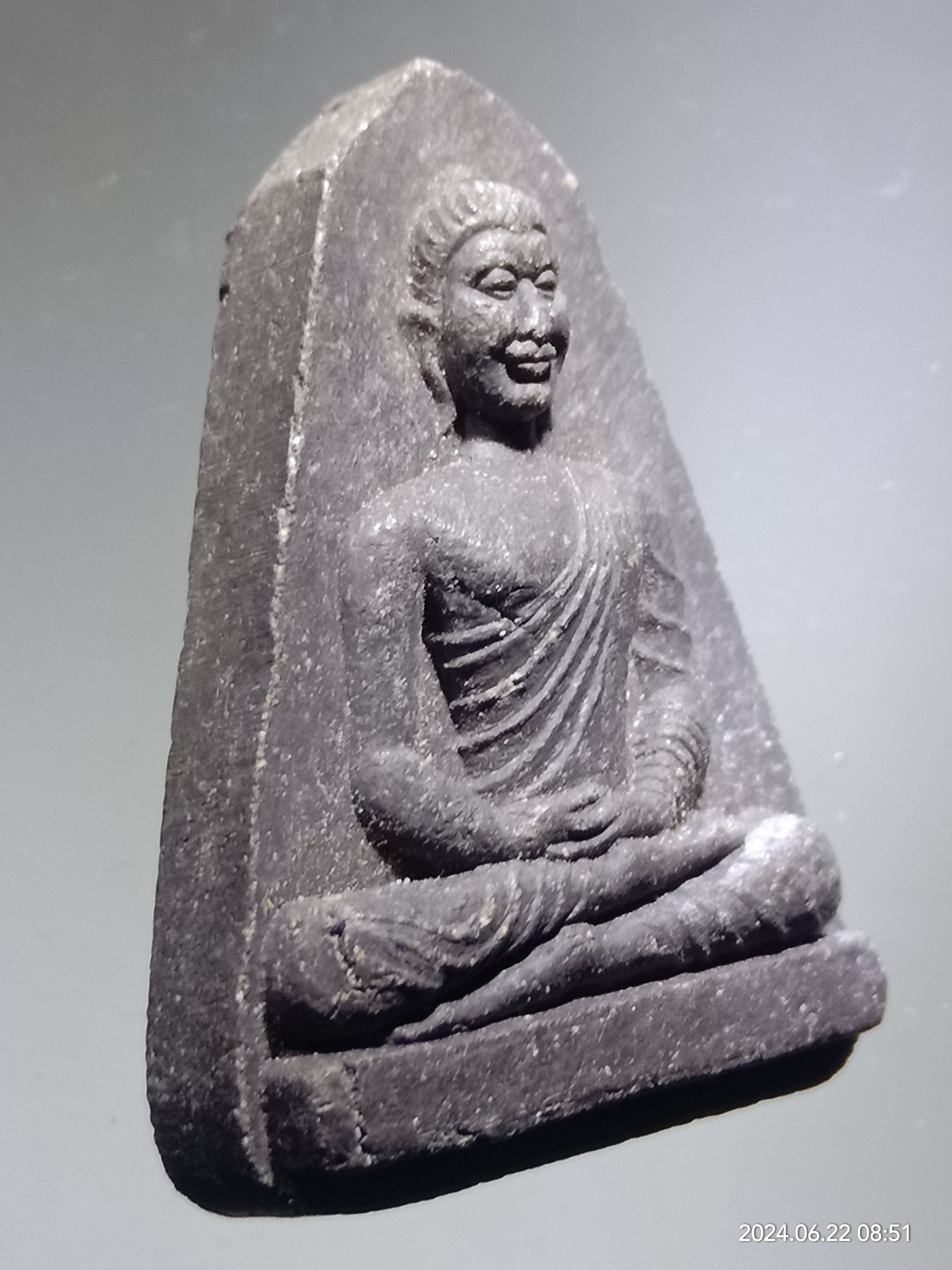 รหัสสินค้า พระเนื้อดิน เนื้อผง เนื้อว่าน 004 พระพุทธเจ้ามหาศาสดาโลก เนื้อผงใบลาน หลวงพ่อวิริยังค์ วัดธรรมมงคล สร้างปี 2540 หายาก สร้างน้อย ไม่ค่อยพบเจอ