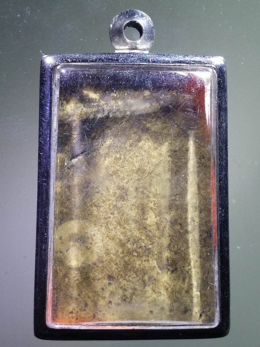 Antig LSD 007 เศียรพ่อแก่ บรมครู เนื้อผงปิดทองคำเปลว ไม่ทราบสำนัก พร้อมตลับสแตนเลส พระรายการนี้ให้เช่าบูชาแล้ว