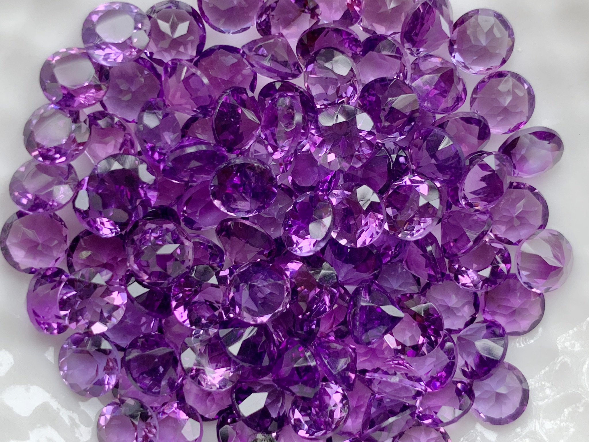 อเมทิสเข้มกลม 5 มม. 5 กะรัต