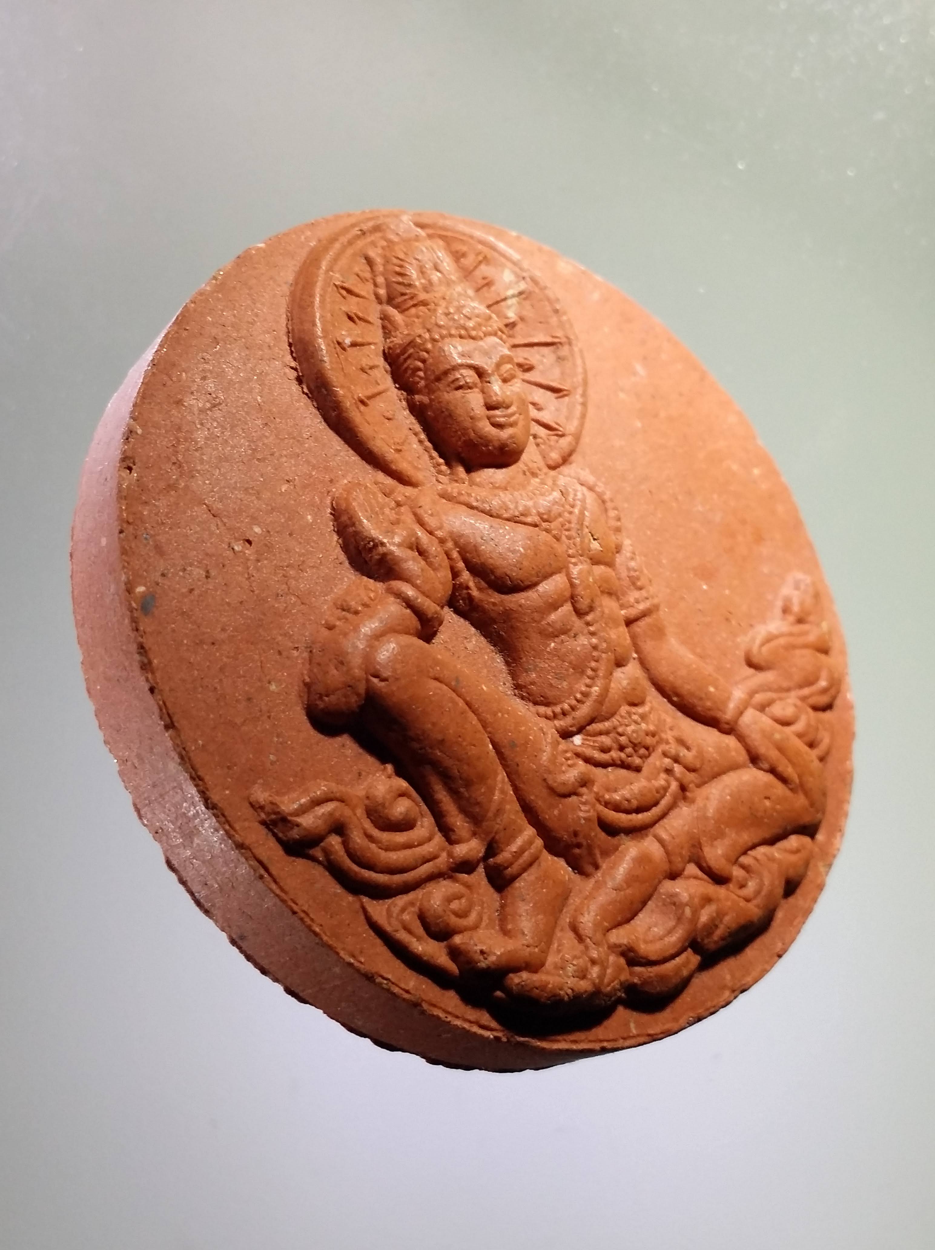 รหัสสินค้า จตุคามรามเทพ 473 พระเทวราชโพธิสัตว์จตุคามรามเทพ รุ่นมีเงินตลอดกาล วัดโพธิ์เผือก ทุ่งมะขามหย่อง จังหวัดอยุธยา เนื้อว่านแดง ไม่มีกล่องครับ