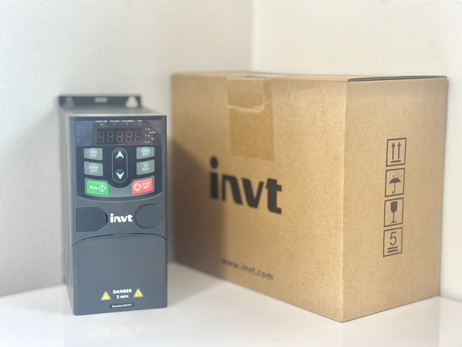 INVT INVERTER SOLAR Pump GD100-2R2G-SS2-PV 2.2KW 3 HP Input DC/AC Output 220V 1 Phase