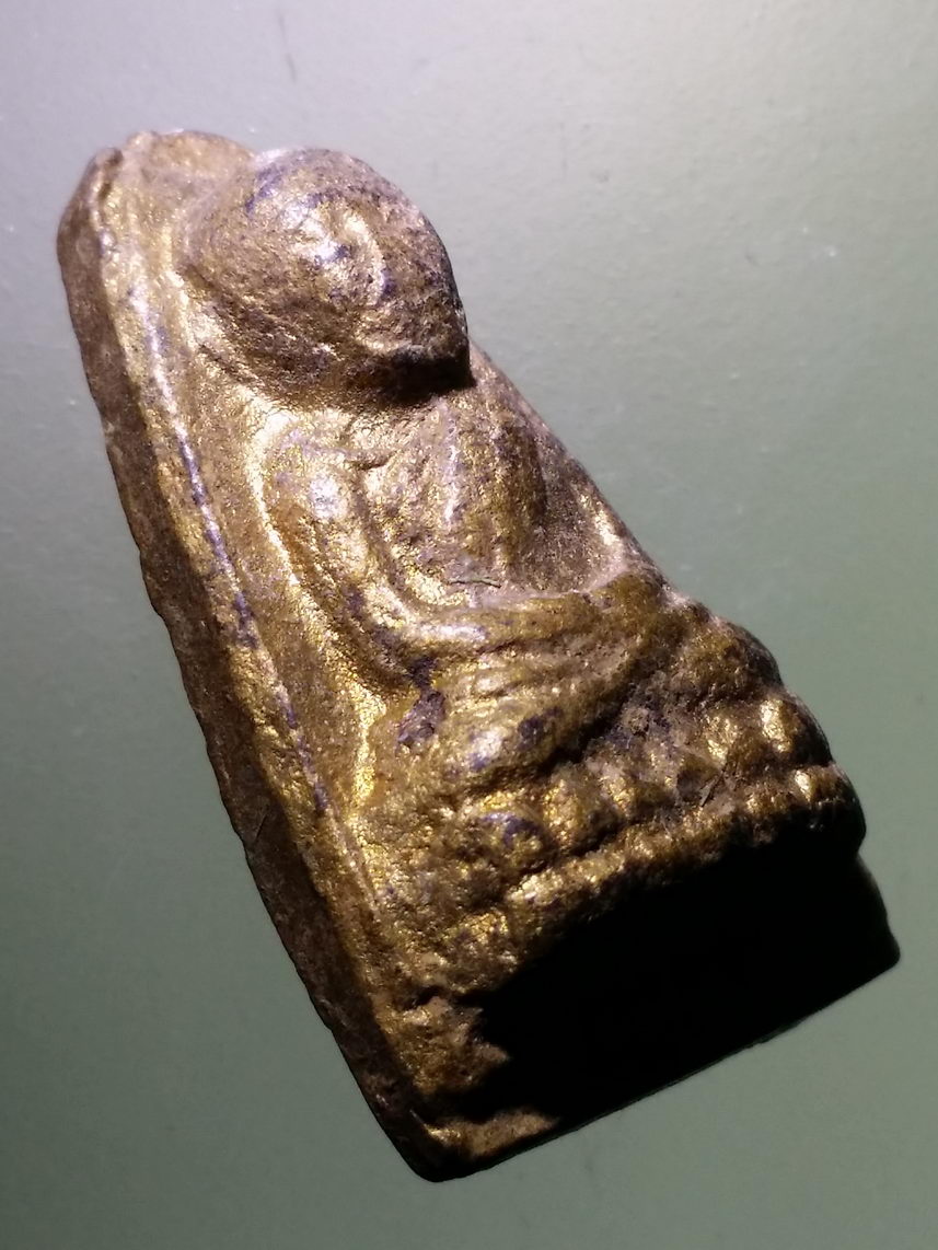 รหัสสินค้า หลวงปู่ทวด วัดต่างๆ 570 หลวงปู่ทวดเนื้อดินเผา วัดช้างให้ จังหวัดปัตตานี สร้างปี 2513 พระครูใบฎีกาขาวสร้าง พระรายการนี้ให้เช่าบูชาแล้ว