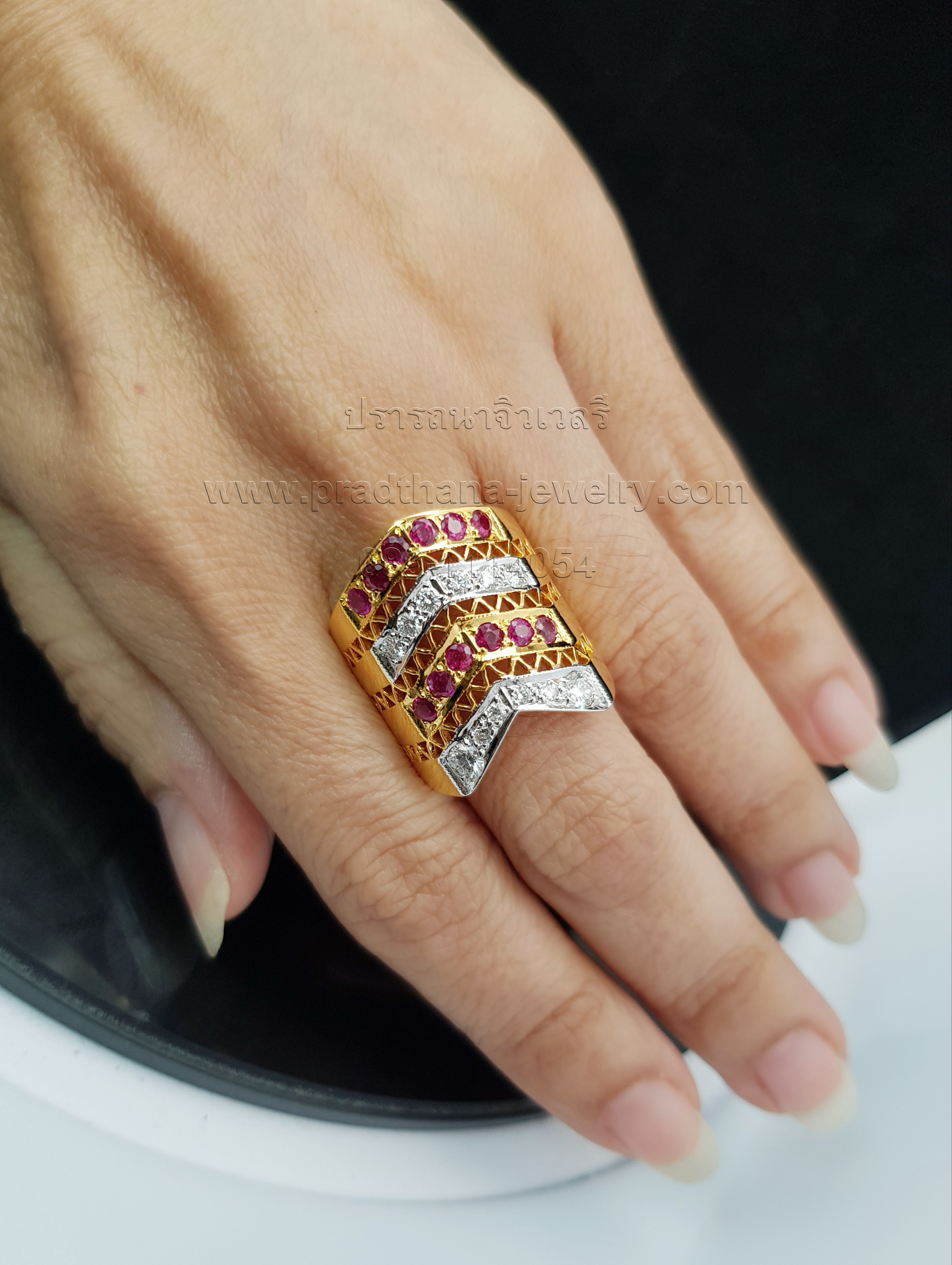 แหวนหน้ากว้างทับทิมสลับเพชร