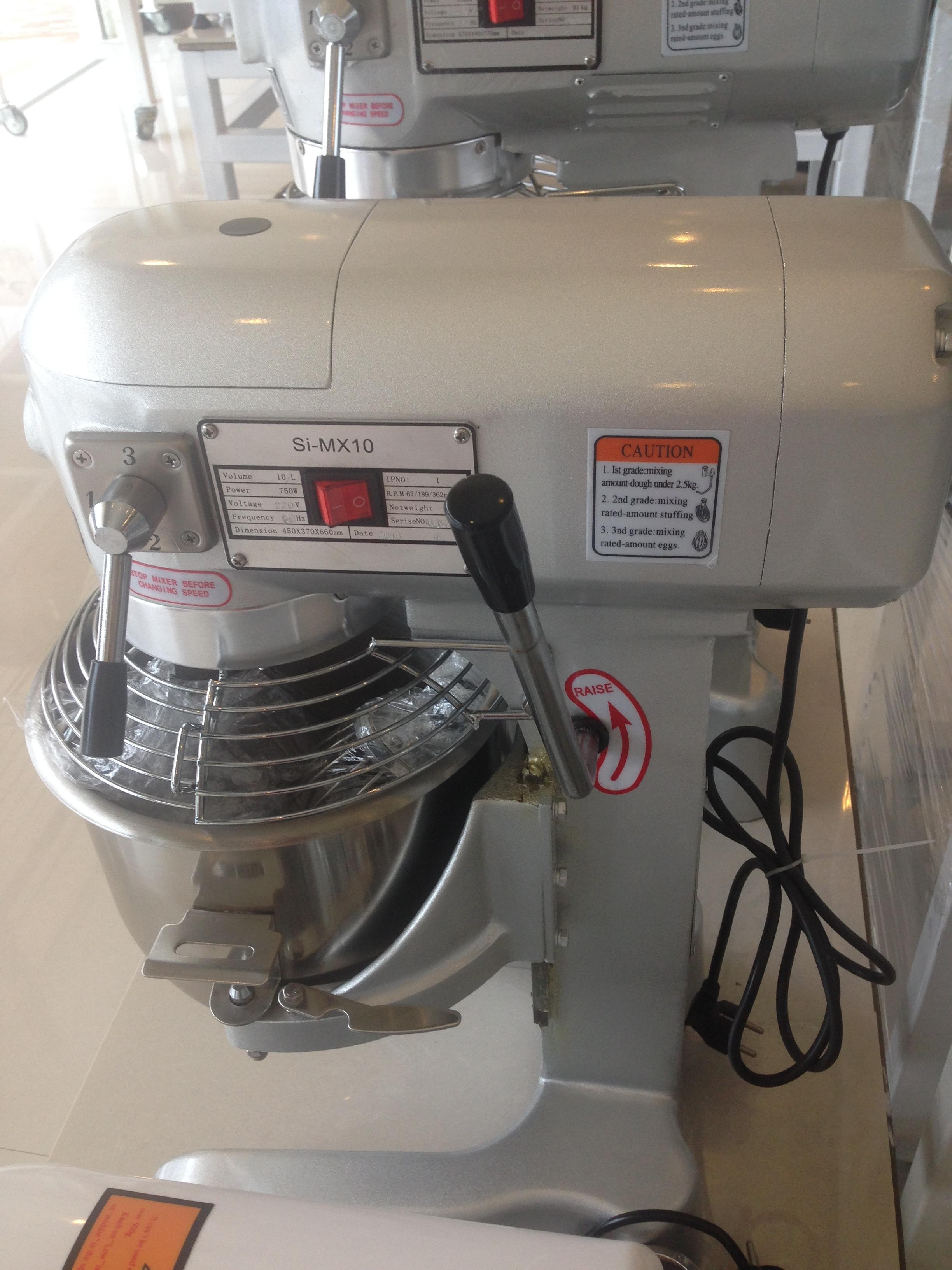 เครื่องผสมอาหาร 3 หัวตี 10 ลิตร Si-MX10