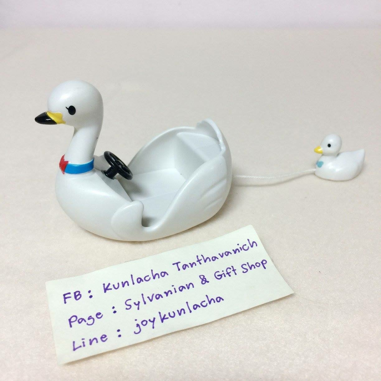 เรือหงส์ ขาดตรงกลาง 1 ตัวค่ะ ซิลวาเนียน Swan Boat Set : Sylvanian Families