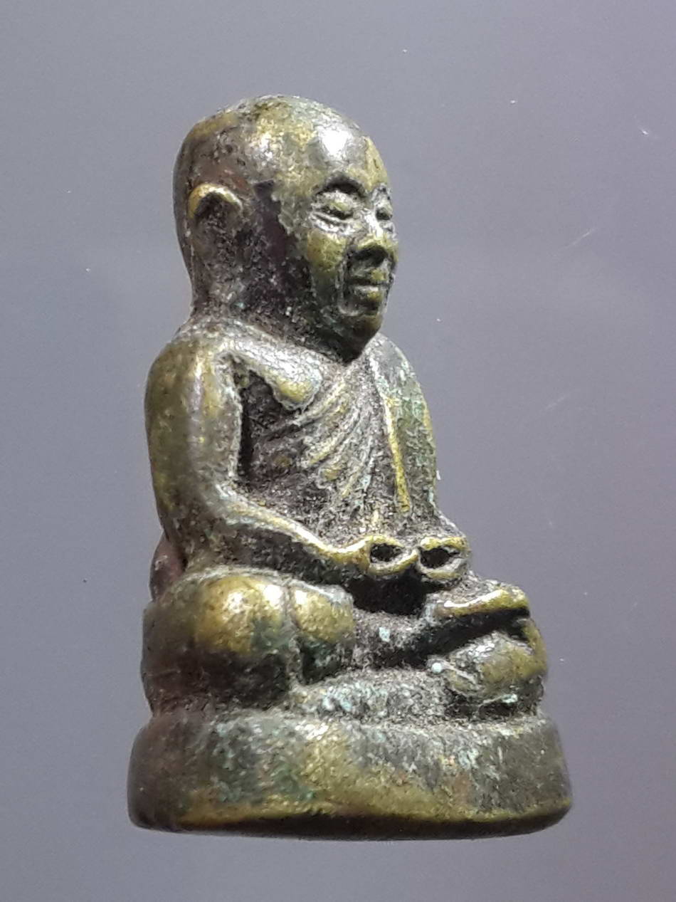 รหัสสินค้า พระกริ่ง พระหล่อ 217 รูปหล่อหลวงพ่อเงิน วัดบางคลาน จ.พิจิตร ไม่ทราบปีที่สร้าง พระรายการนี้ให้เช่าบูชาแล้ว