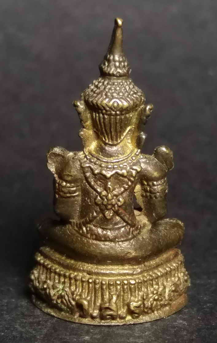 รหัสสินค้า พระกริ่ง พระหล่อ 027 รูปหล่อพระแก้วมรกต ด้านหลังมีอักษรย่อ ว.ส.ร. เนื้อทองผสมไม่ทราบที่ พระรายการนี้ให้เช่าบูชาแล้ว