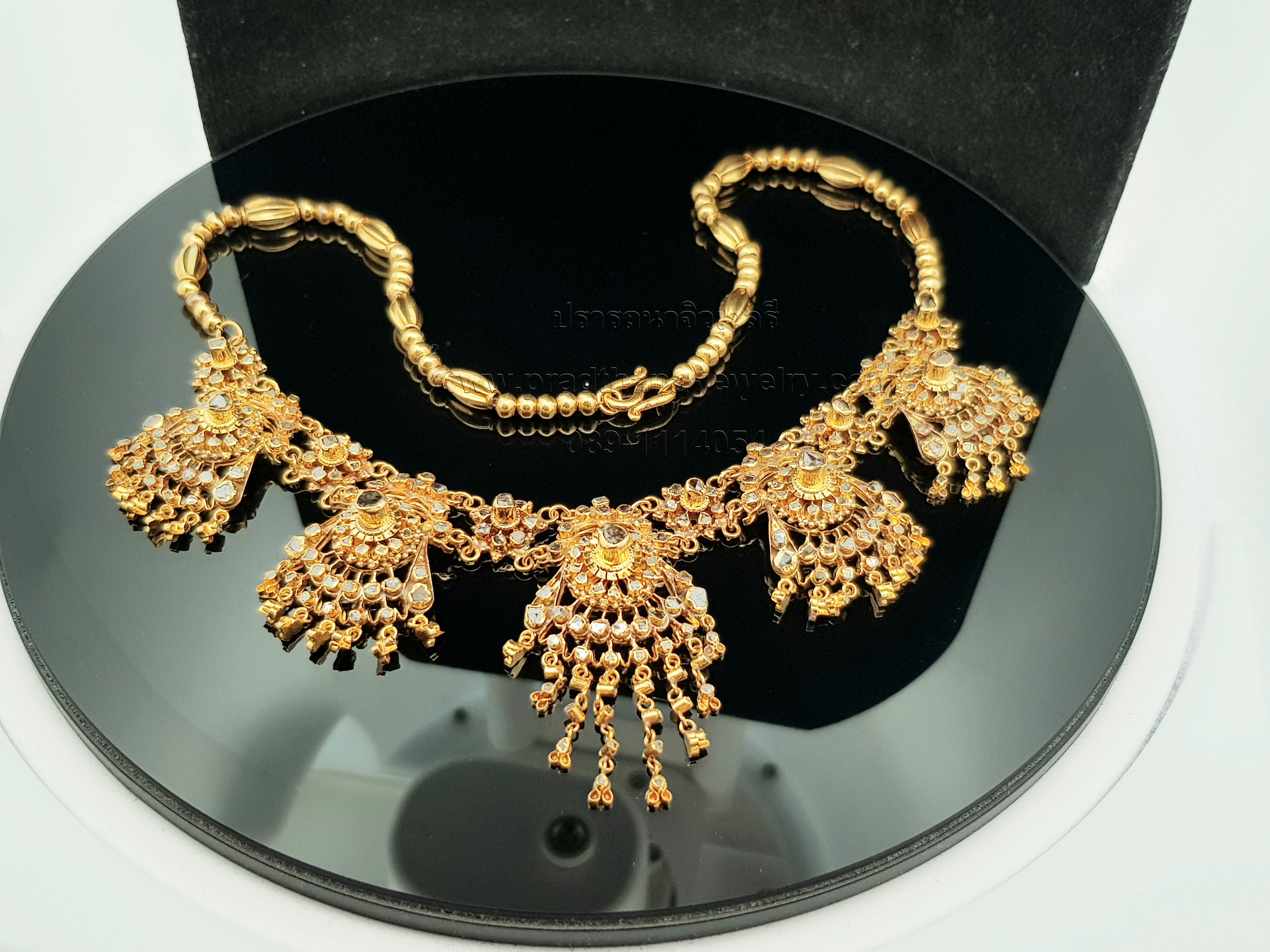 สร้อยคอระย้าเพชรซีกโบราณ