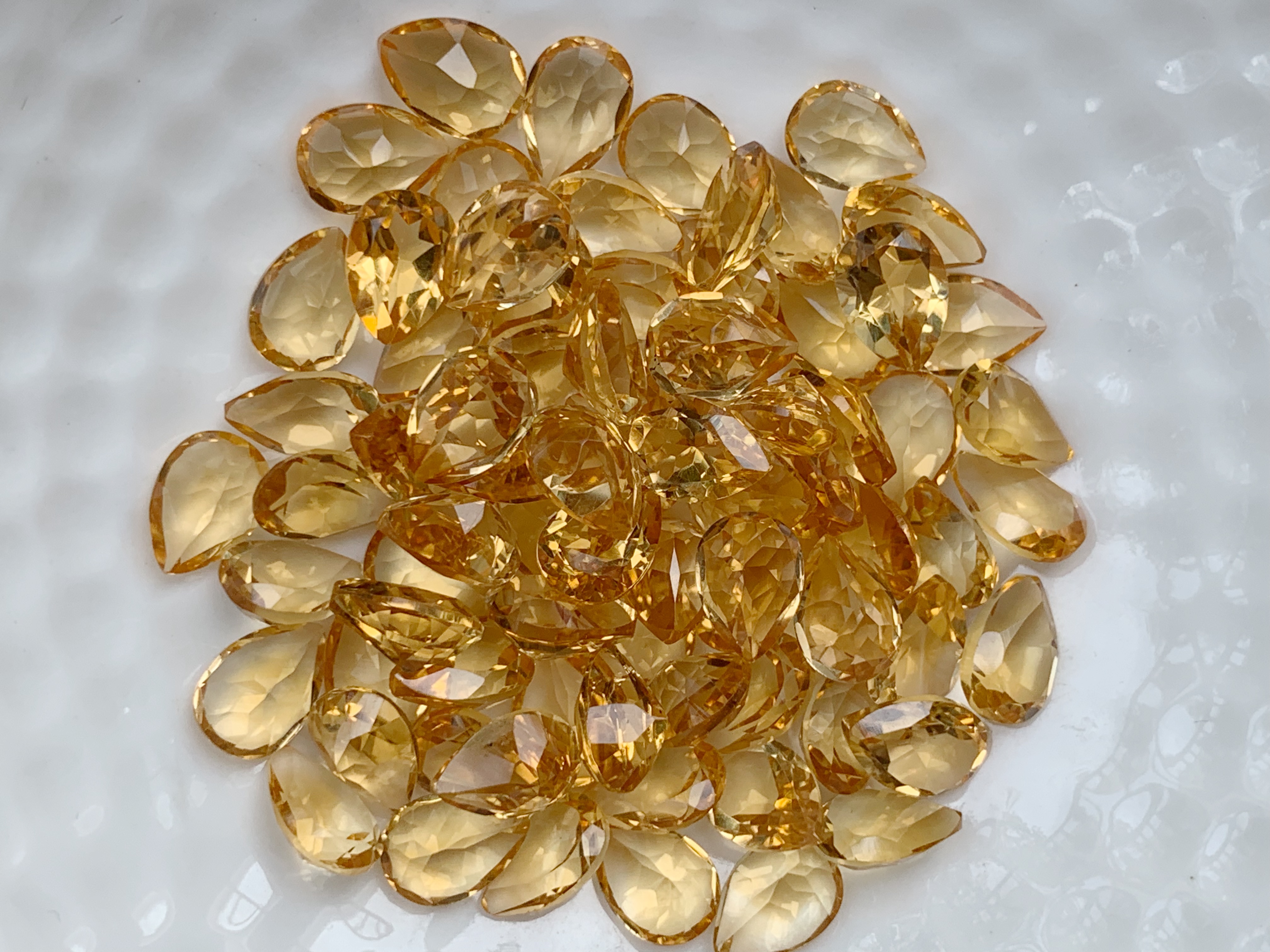 ซิทรินอ่อนหยดน้ำ 7X5 มม. 5 กะรัต