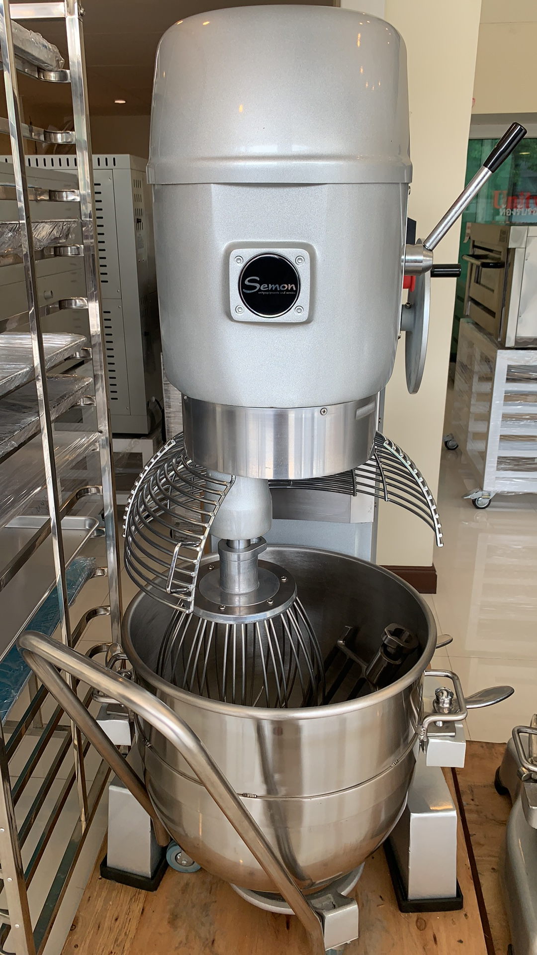 เครื่องผสมอาหาร 3 หัวตี 60 ลิตร Si-MX60