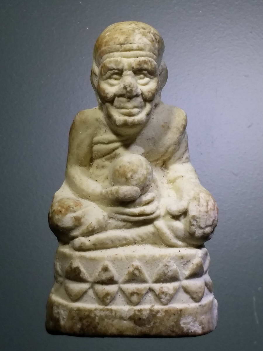 รหัสสินค้า หลวงปู่ทวด วัดต่างๆ 443 รูปหล่อลอยองค์หลวงปู่ทวด ไม่ทราบที่ มือถือลูกแก้วกายสิทธิ์