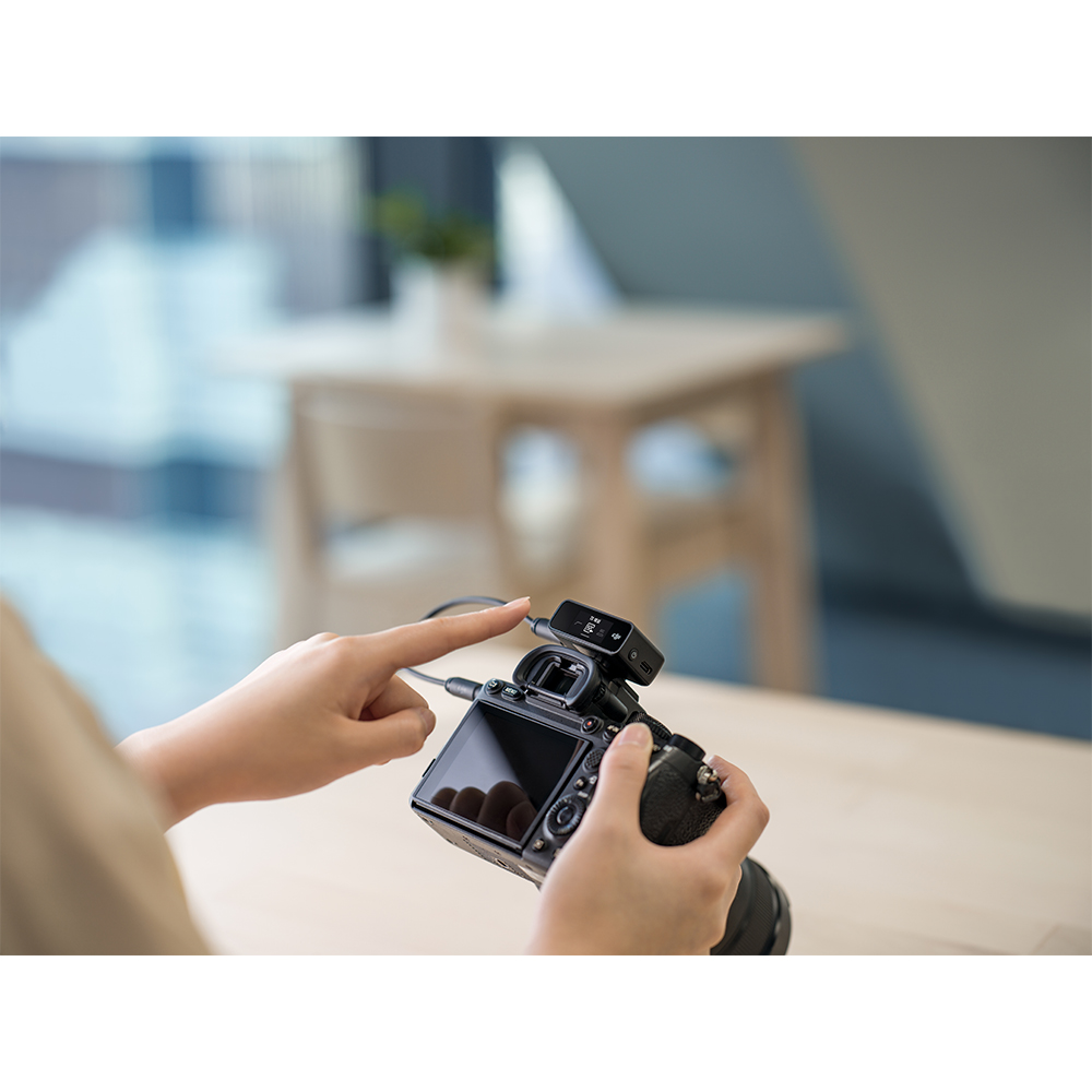 DJI Mic Wireless Microphone Charging Case ไมโครโฟนไร้สาย ใช้ได้กับกล้อง มือถือ คอมพิวเตอร์ ประกันศูนย์ไทย By Aquapro
