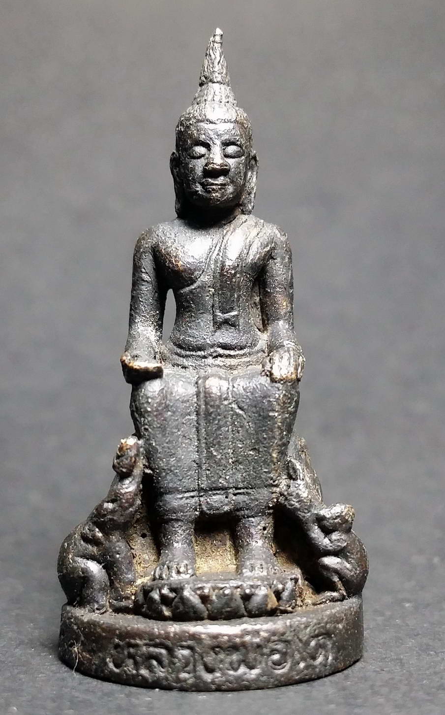 รหัสสินค้า พระกริ่ง พระหล่อ 456 รูปหล่อก้นถ้วย หลวงพ่อโต วัดป่าเลไลยก์ จังหวัดสุพรรณบุรี เนื้อนวโลหะ ไม่ทราบปีที่สร้าง พระรายการนี้ให้เช่าบูชาแล้ว