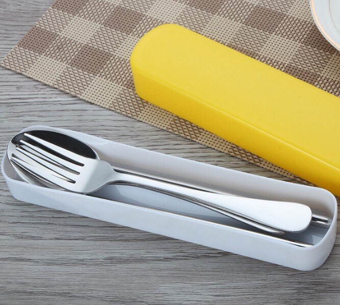 ชุดช้อนส้อมและตะเกียบ