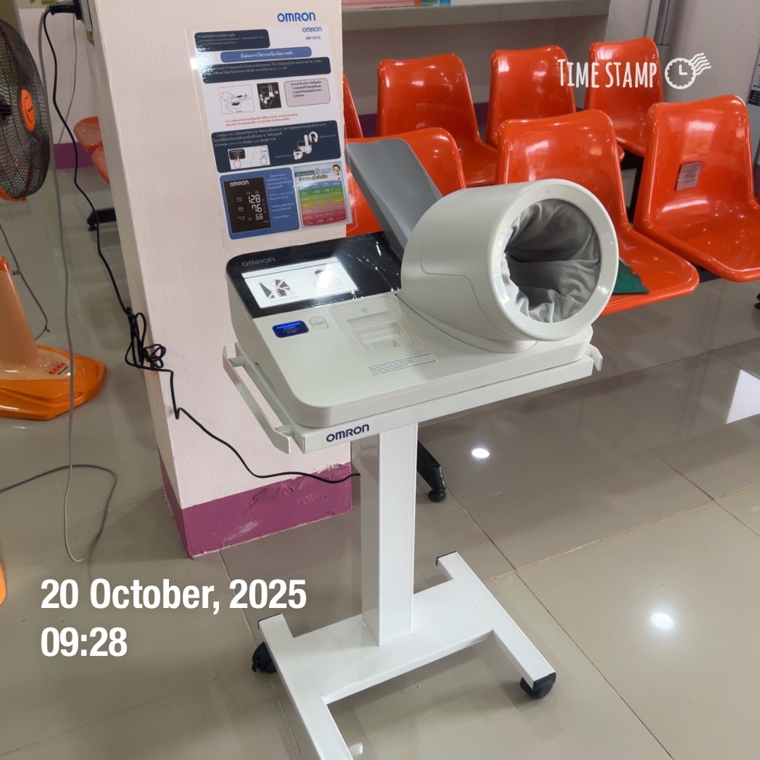 เครื่องวัดความดันโลหิตอัตโนมัติแบบสอดแขน ชนิดจอภาพสี OMRON รุ่น HBP-9031 + พร้อมรถเข็นขาตั้งครบชุด + แถมฟรีกระดาษบันทึกผล รับประกัน 1 ปี