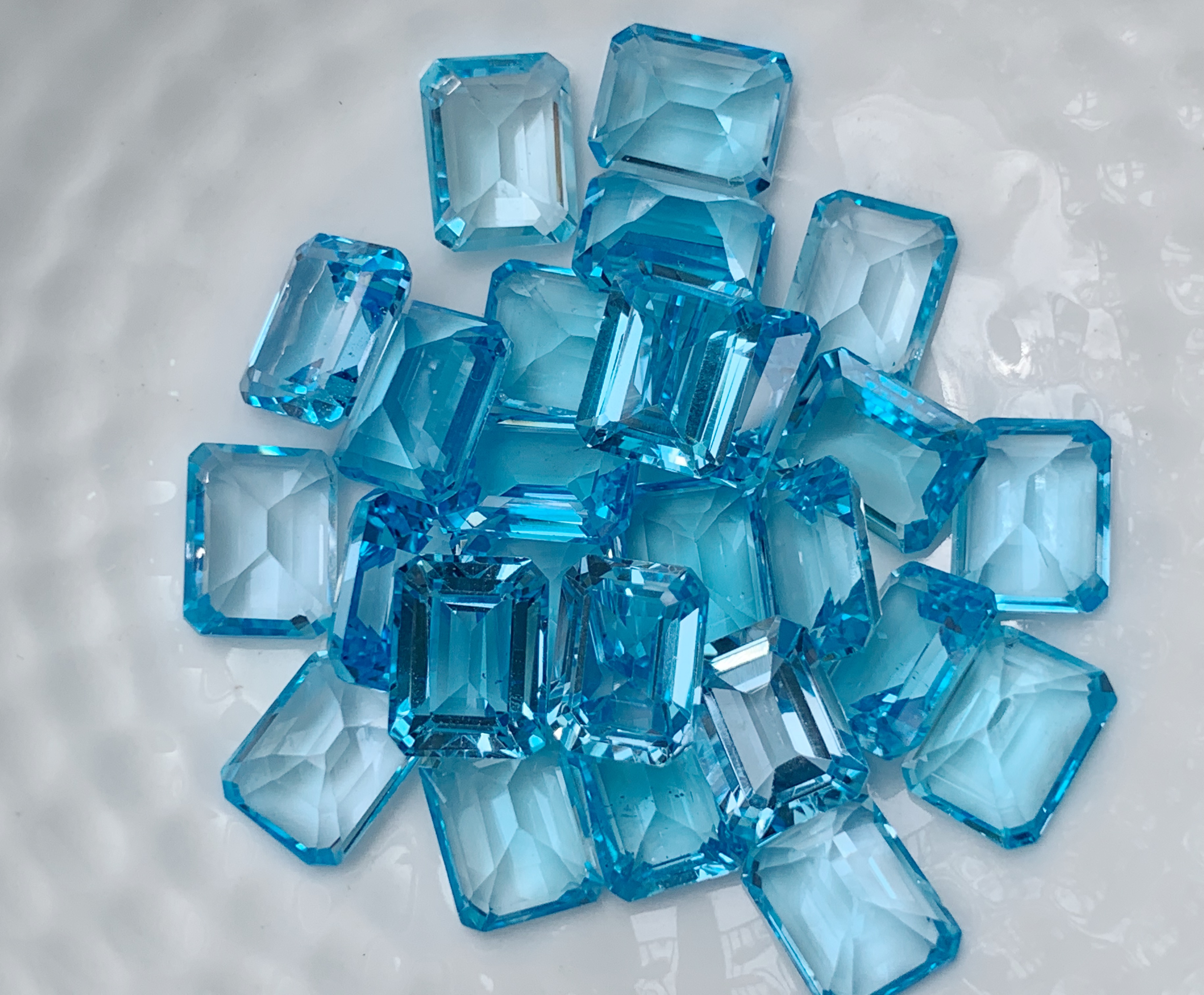 บลูโทปาสสี่เหลี่ยม 9X7 มม. 1 เม็ด