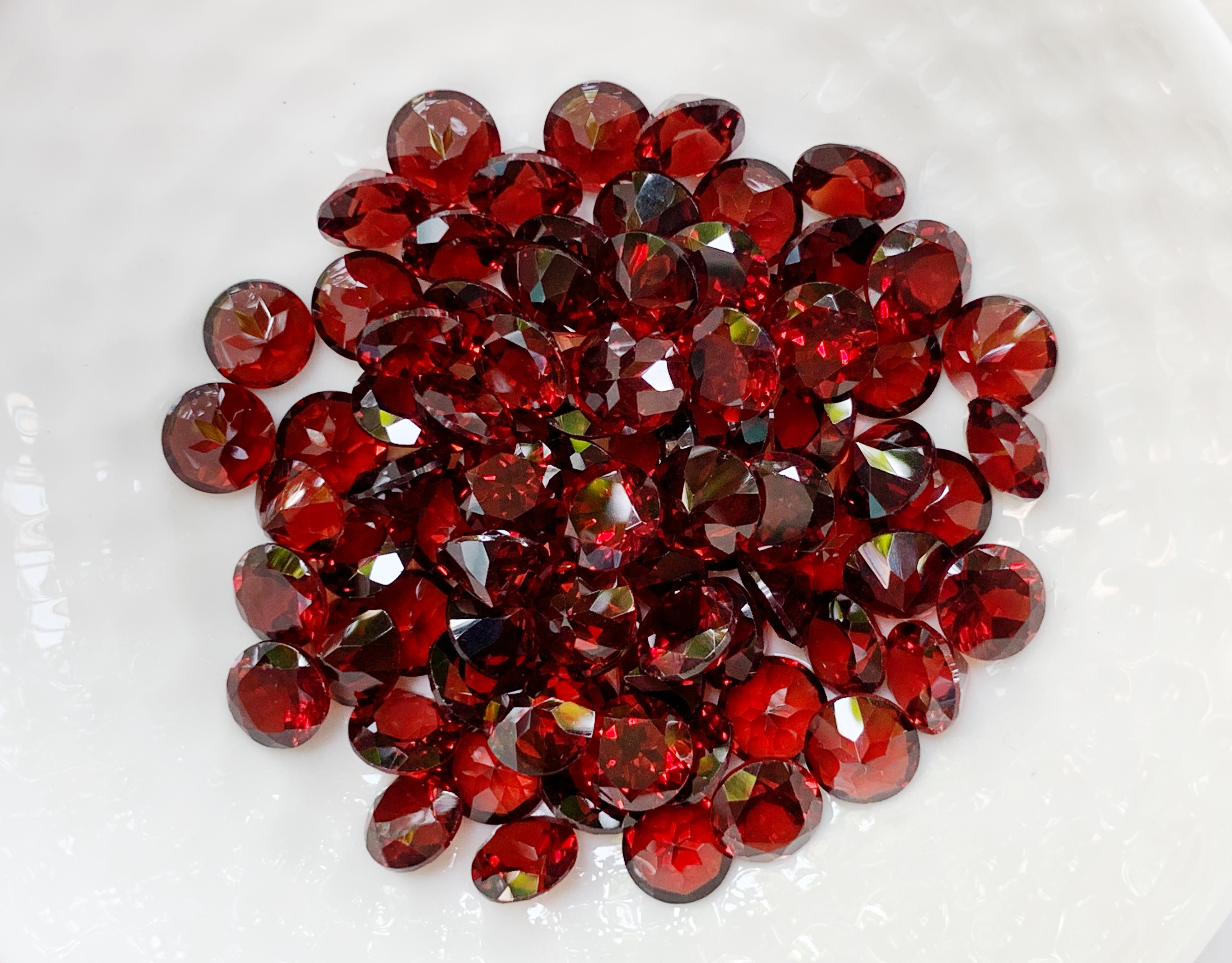 โกเมนกลม 6.0 มม. 5 กะรัต