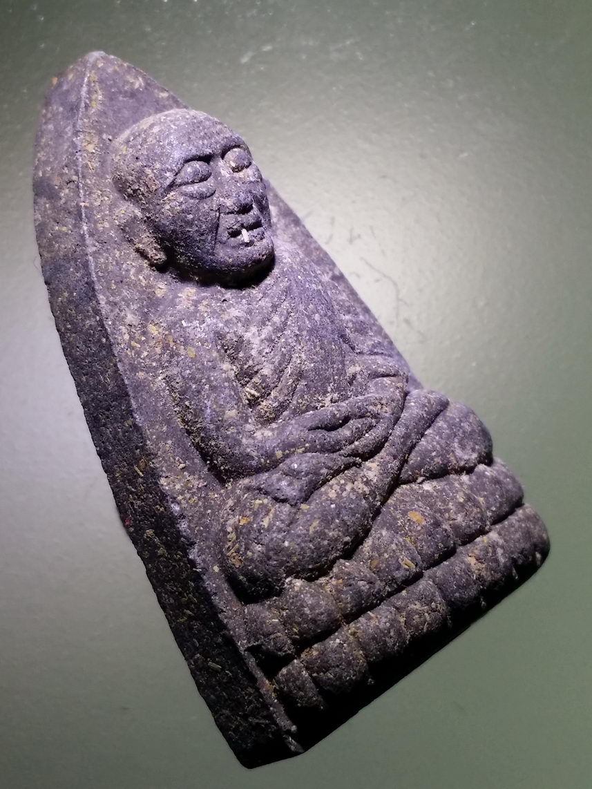 รหัสสินค้า หลวงปู่ทวด วัดต่างๆ 548 หลวงปู่ทวด เนื้อผงหลังยันต์นะเฉลียวเพชร ไม่ทราบที่