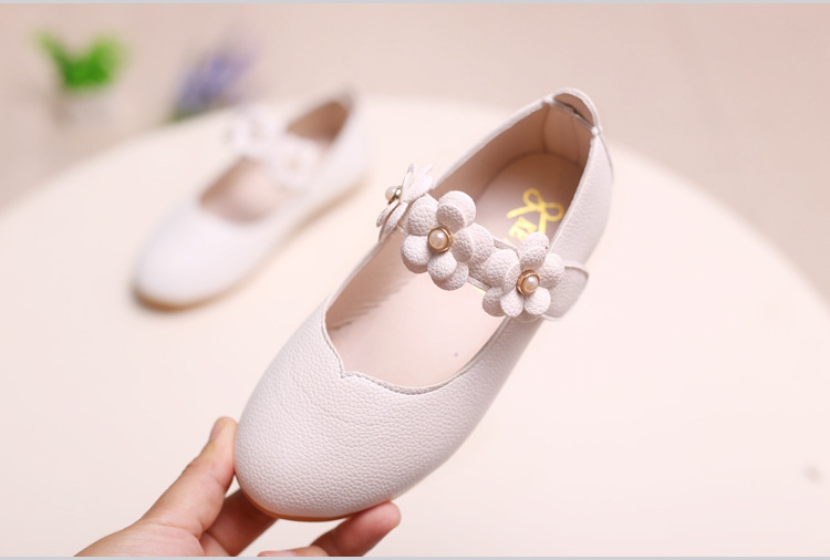 Shoe1502- รองเท้าคัชชูเด็กเล็ก รองเท้าคัชชูเด็ก ติดดอกไม้ดูสวยหวานน่ารัก ไม่มีส้น ใส่สบาย (ความยาววัดจากพื้นภายใน ให้ใช้ความยาวเท้า +0.5 cm.แล้วแลือก)