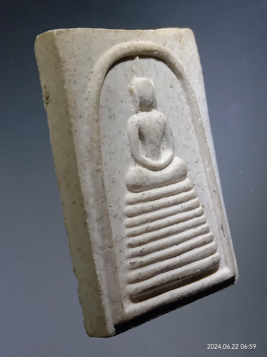 รหัสสินค้า พระสมเด็จ วัดต่างๆ 1178 พระสมเด็จวัดเกศไชโย ฝังพลอย ด้านหลัง สร้างปี 2533