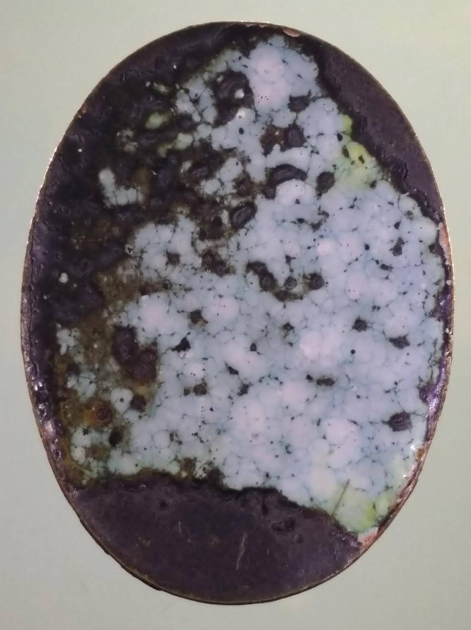 รหัสสินค้า เครื่องราง ล็อตเก็ต ภาพถ่าย 196 ล็อกเก็ตฉากทอง พระพุทธรูปประจำอำเภอป่าซาง พระพุทธมงคลสรากร ในหลวงรัชกาลที่ 9 ทรงพระราชทานนาม วัดป่าซางงาม จังหวัดลำพูน สร้างปี 2560 ขนาดเทียบกับเหรียญบาท