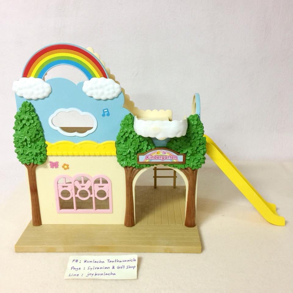 โครงโรงเรียนอนุบาลสายรุ้ง มาพร้อมสไลเดอร์แสนสนุก ซิลวาเนียน Rainbow Nursery : Sylvanian Families