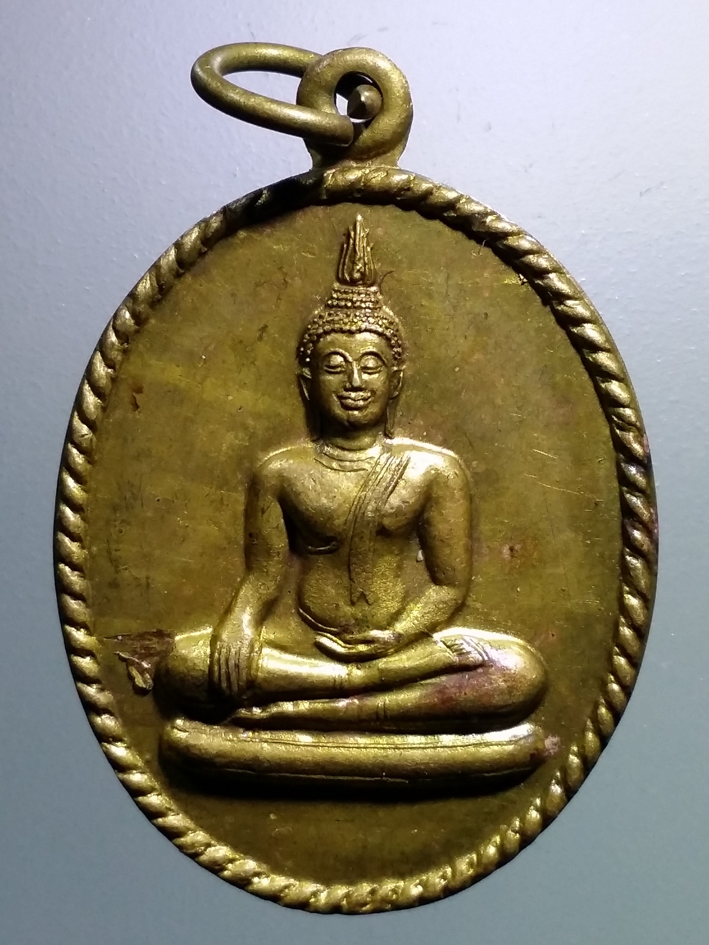 รหัสสินค้า เหรียญพระพุทธ 3925 เหรียญพระประธาน หลังพระนอน วัดไสยาสน์ ตำบลวังทองแดง อำเภอเมือง จังหวัดสุโขทัย ที่ระลึกในงานผูกพัทธสีมา ปี 2548