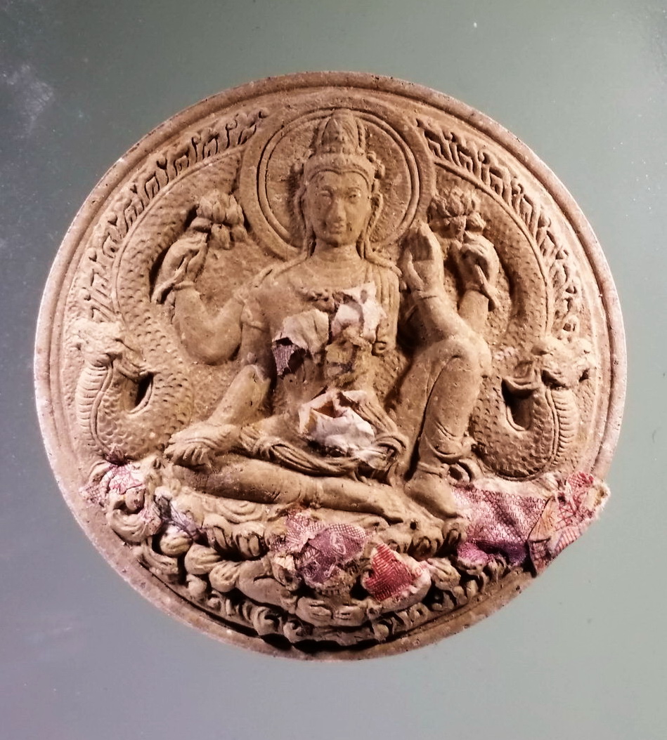 รหัสสินค้า จตุคามรามเทพ 206 พระเทวราชโพธิสัตว์จตุคามรามเทพ รุ่น ราชามหาเศรษฐี 50 เนื้อว่าน ผสมธนบัตร ปิดแผ่นทองคำเปลว กดนำฤกษ์ ปลุกเสกในฤกษ์