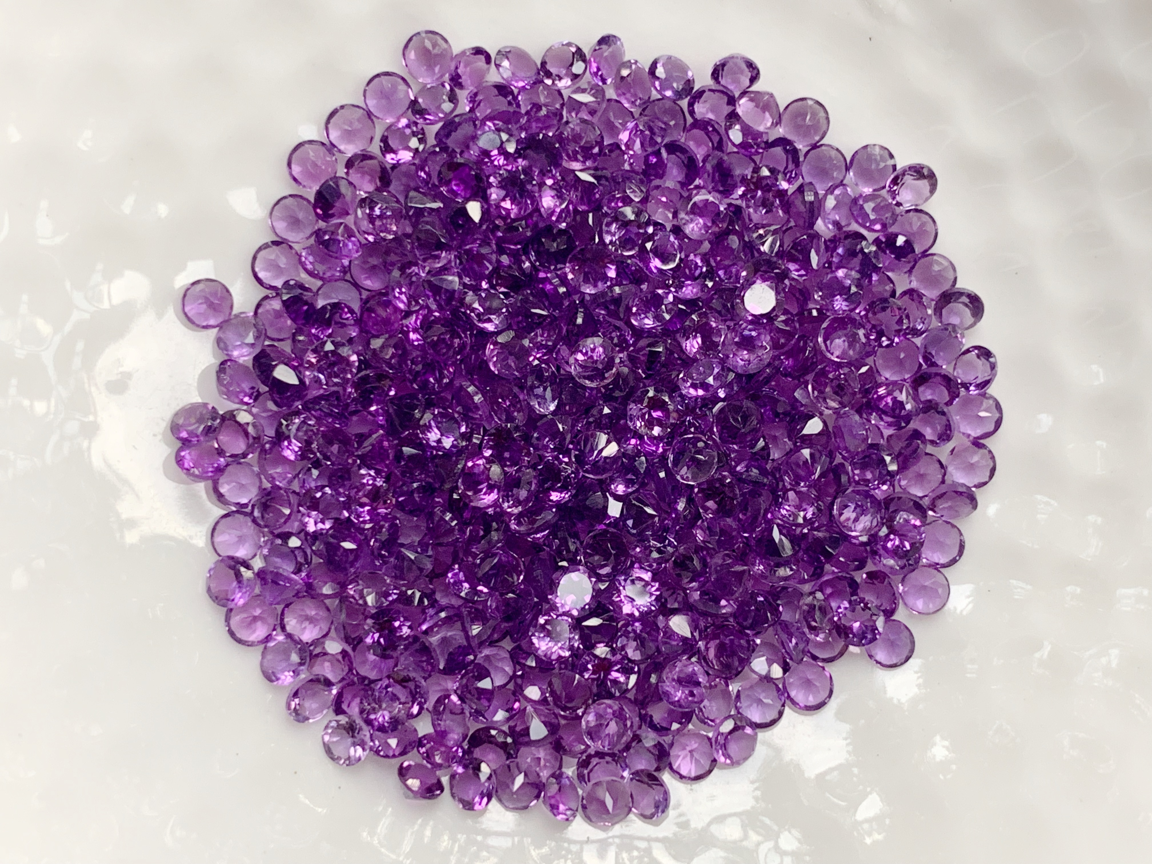 อเมทิสกลม 2.5 มม. 5 กะรัต