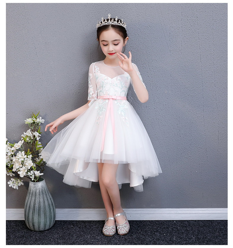 Gd3556- พร้อมส่ง ชุดราตรีเด็กสีขาว คาดเอวชมพูปักดอกไม้สวยหวาน ชุดออกงานเด็กหญิง ทรงหน้าสั้น-หลังยาว