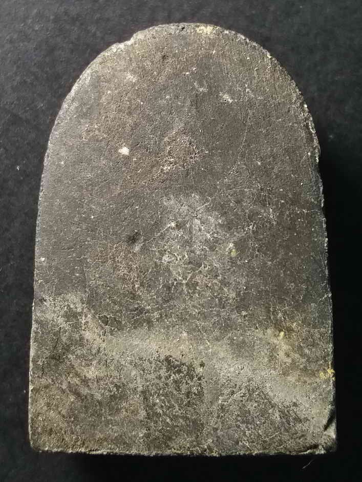 รหัสสินค้า ปัตตานี 004 หลวงปู่ทวดเนื้อว่าน วัดช้างให้ จังหวัดปัตตานี พิมพ์นั่งพญานาค 5 เศียร ไม่ทราบปีที่สร้าง พระรายการนี้ให้เช่าบูชาแล้ว