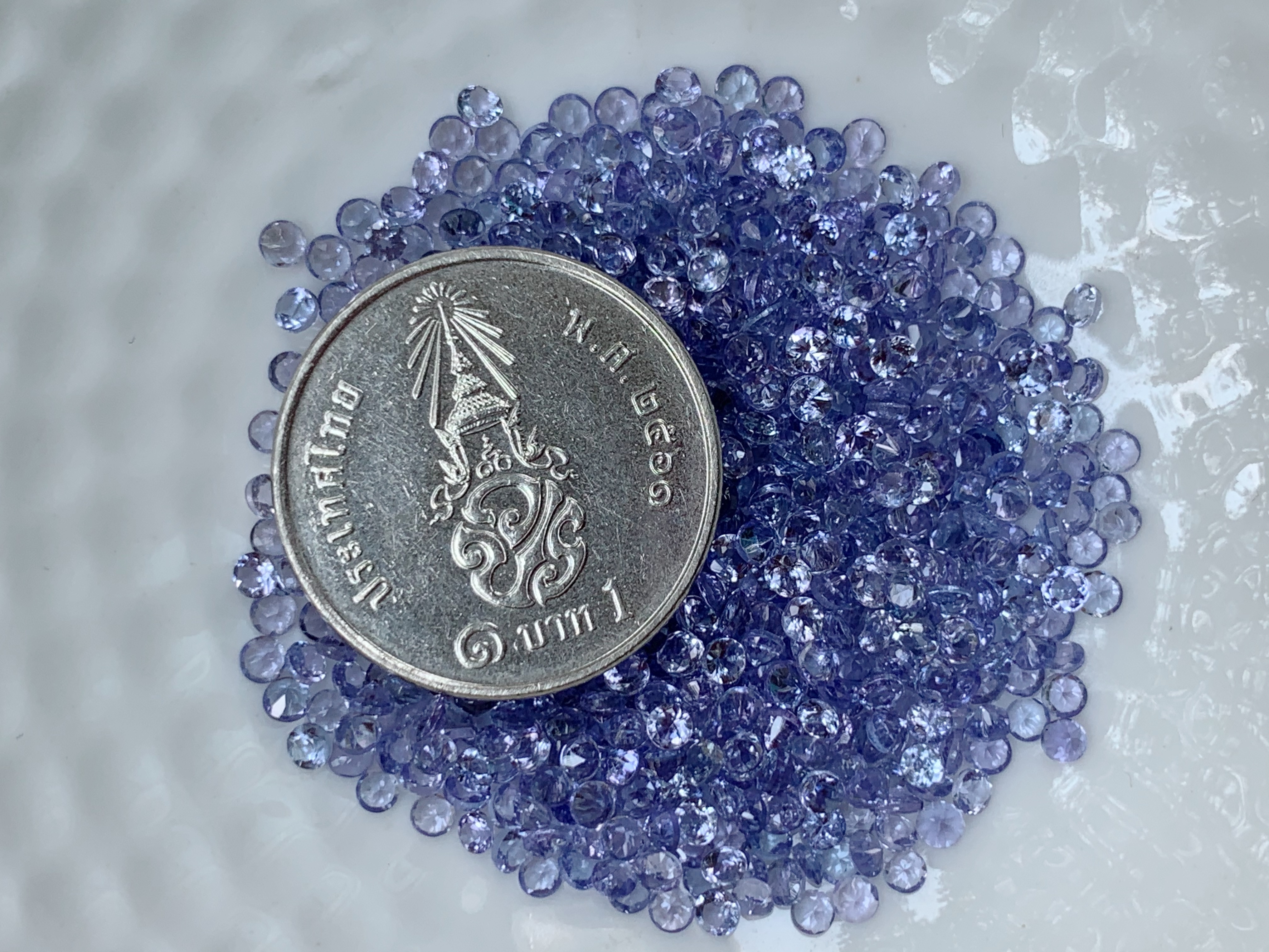 Tanzanite แทนซาไนท์กลม 2.0 มม. 1 กะรัต