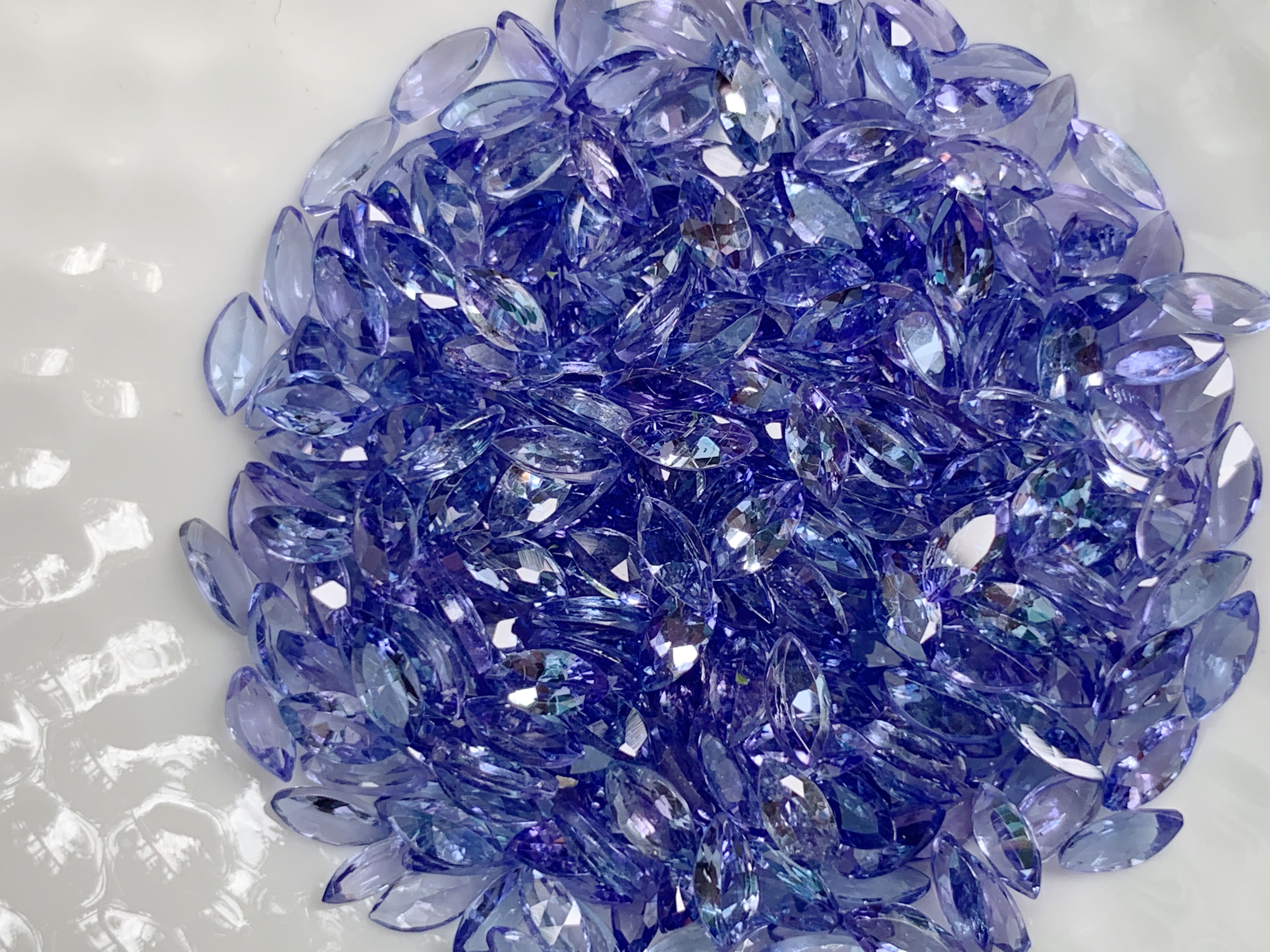 แทนซาไนท์มาคี 2.5x5 มม. 5 กะรัต