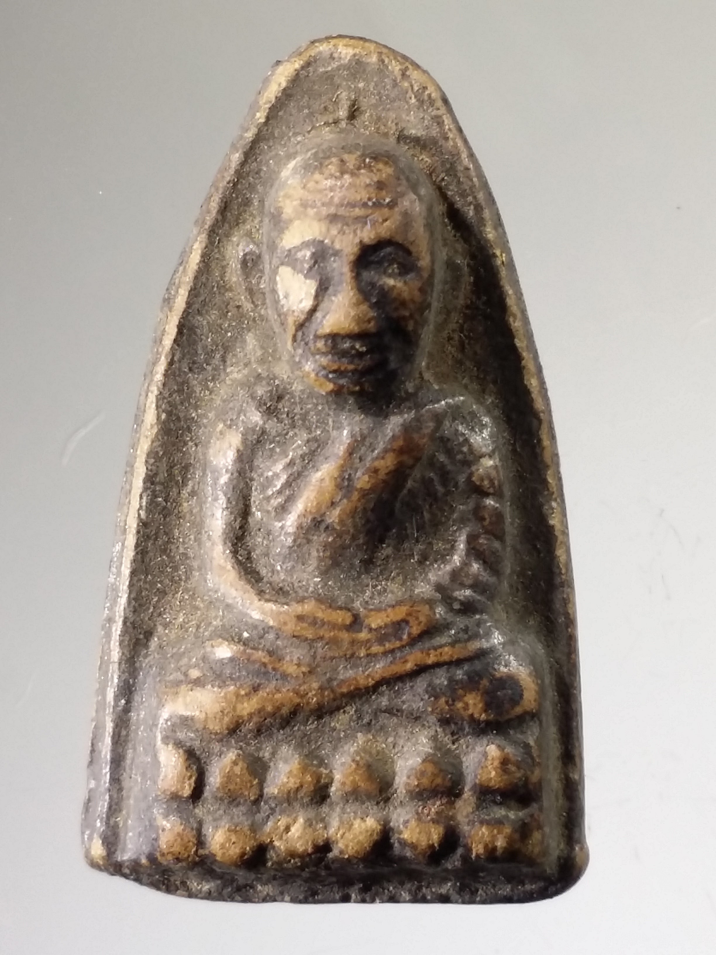 รหัสสินค้า หลวงปู่ทวด วัดต่างๆ 048 หลวงปู่ทวด เนื้อดินเผา วัดช้างให้ สร้างปี 2513 ผสมผงเก่า ปี 2497 พระครูใบฎีกาขาวสร้าง