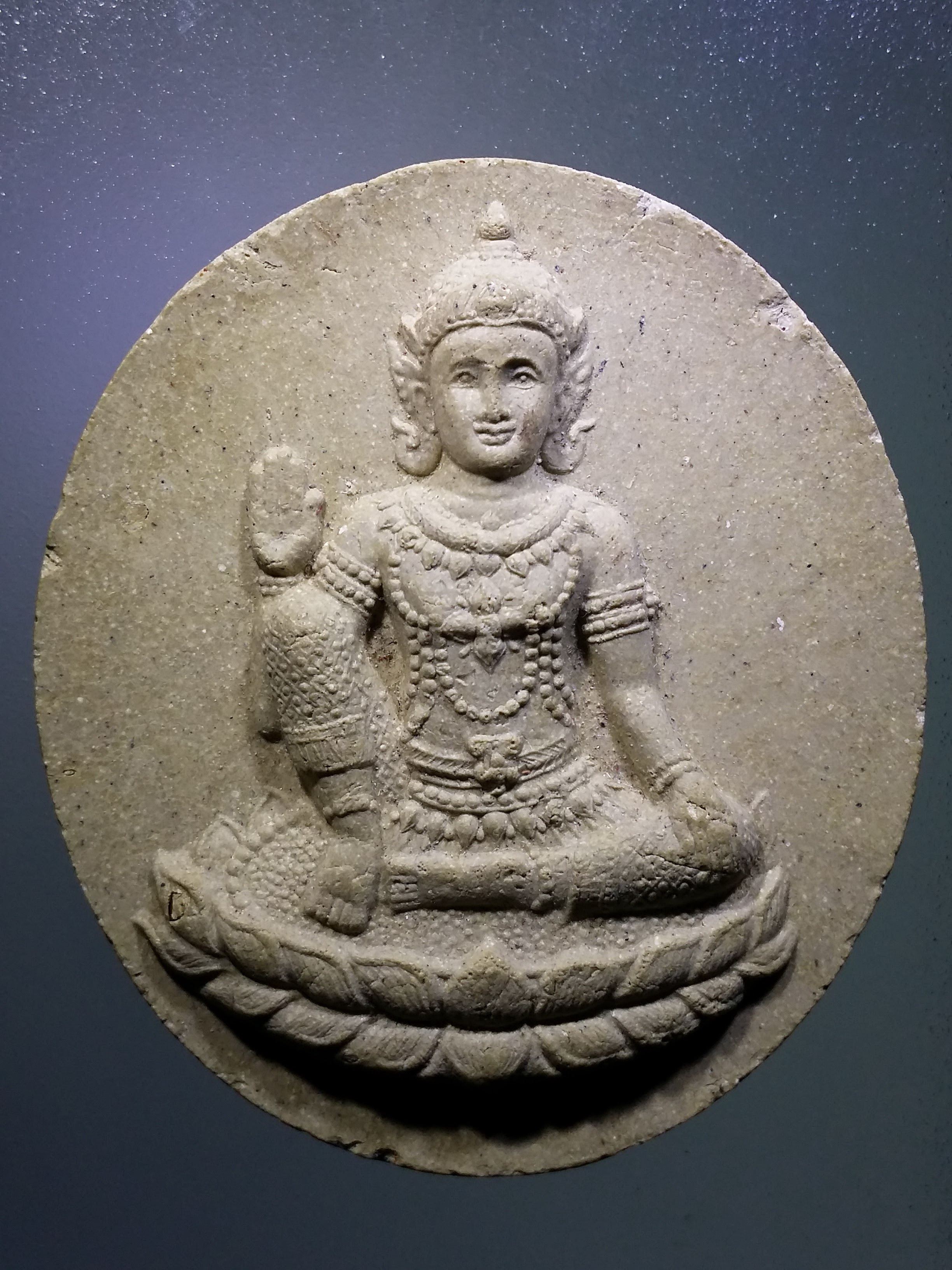 รหัสสินค้า พระเนื้อดิน เนื้อผง เนื้อว่าน 2677 พระเทวราชโพธิสัตว์จตุคามรามเทพ เนื้อผงรูปไข่ รุ่นไตรภาคีศรีนคร ออกวัดนางตรา จังหวัดนครศรีธรรมราช