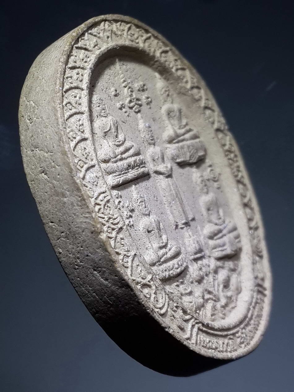 รหัสสินค้า พระไม่ทราบที่ 282 พระผงเบญจภาคี แห่งสายน้ำ เนื้อผงหลังเรียบฝังตะกรุด ไม่ทราบที่