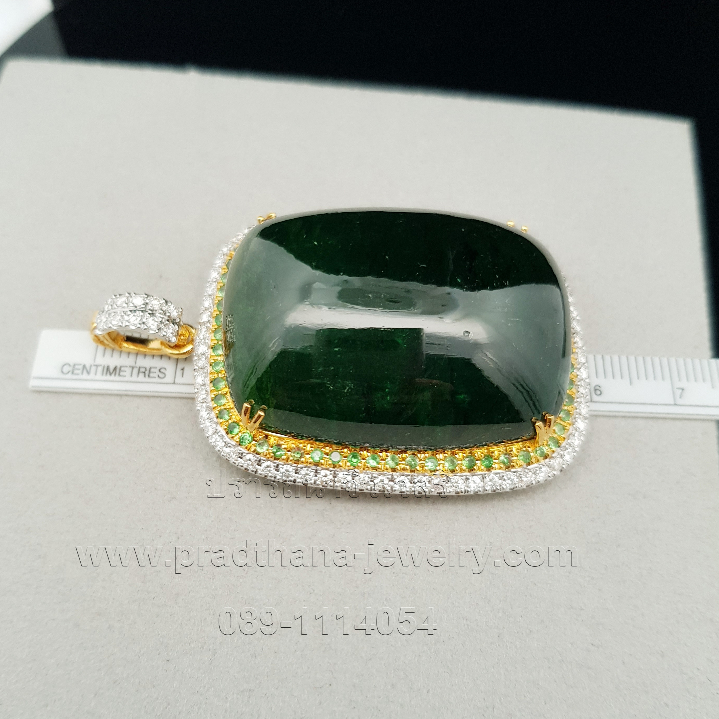 จี้กรีนทัวมาลีนล้อมซาโวไรท์เพชร