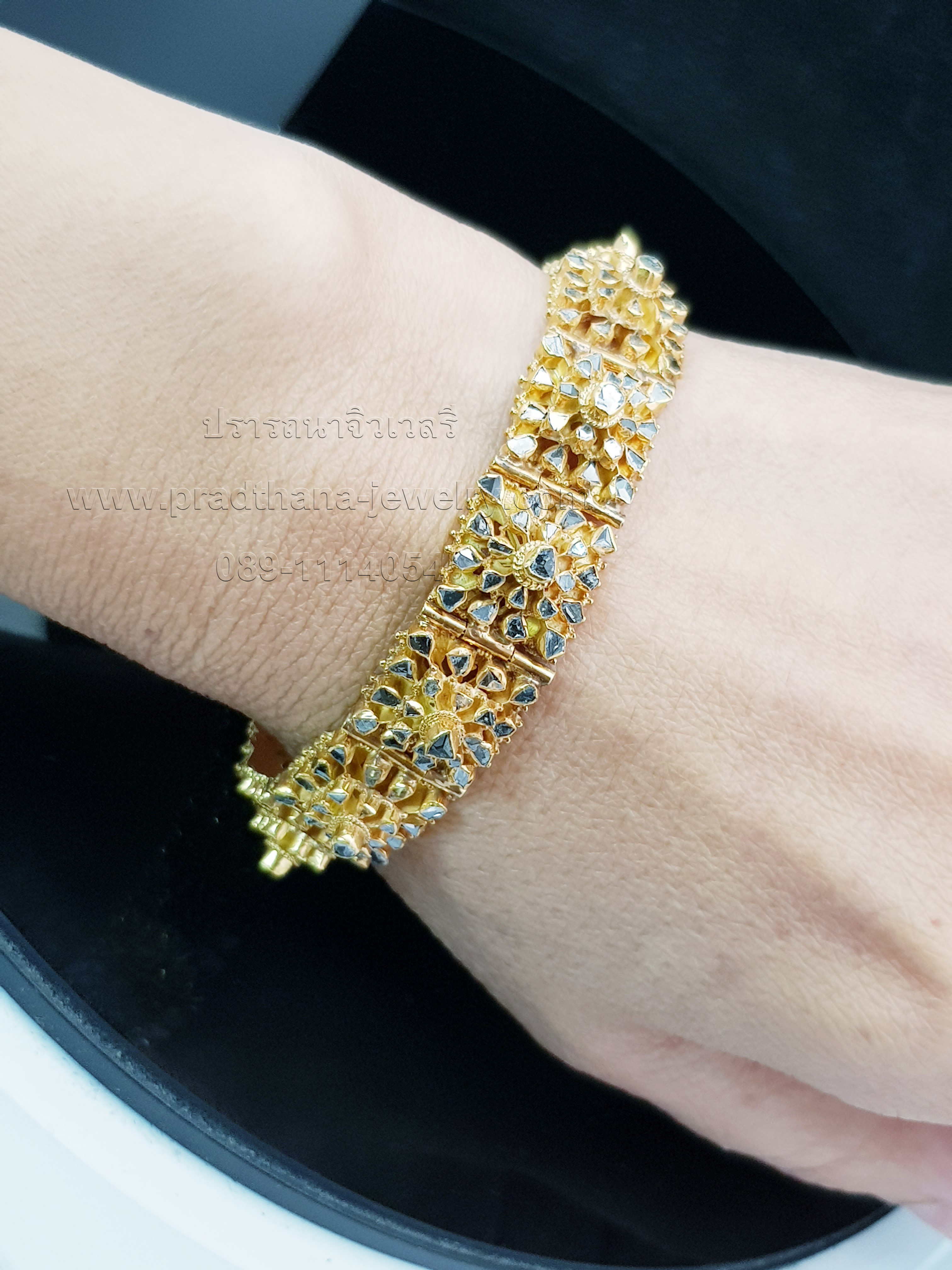 สร้อยข้อมือเพชรซีกโบราณ