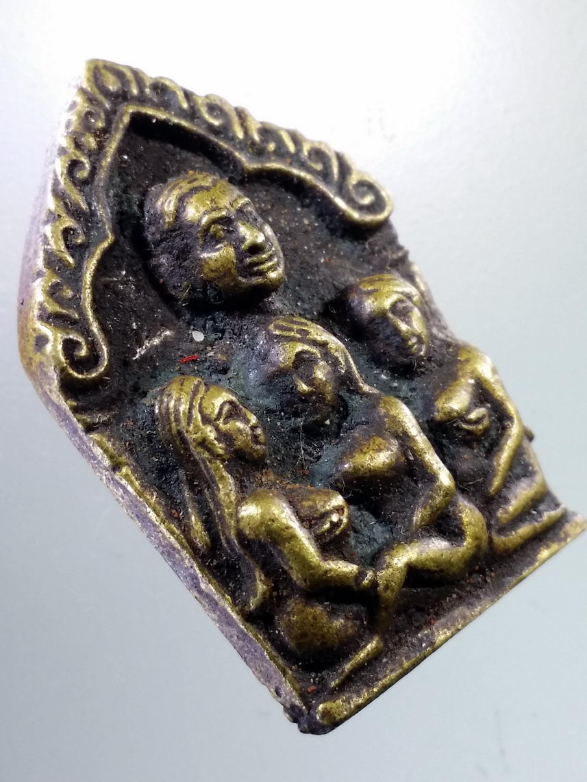 Antig FB 2834 เหรียญหล่อขุนแผน 3 นาง มหาเสน่ห์ (ขุนแผนสายหื่น) ไม่ทราบสำนัก