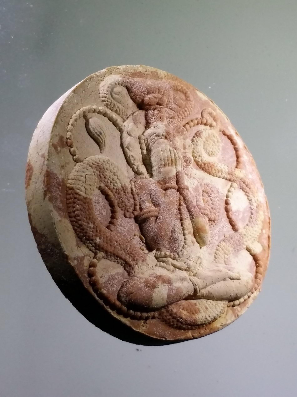 รหัสสินค้า จตุคามรามเทพ 776 พระเทวราชโพธิสัตว์จตุคามรามเทพ รุ่น มหาจักรพรรดิศรีวิชัยสุวรรณภูมิ เนื้อว่าน ก้นครก หมายเลข ๑๐๓