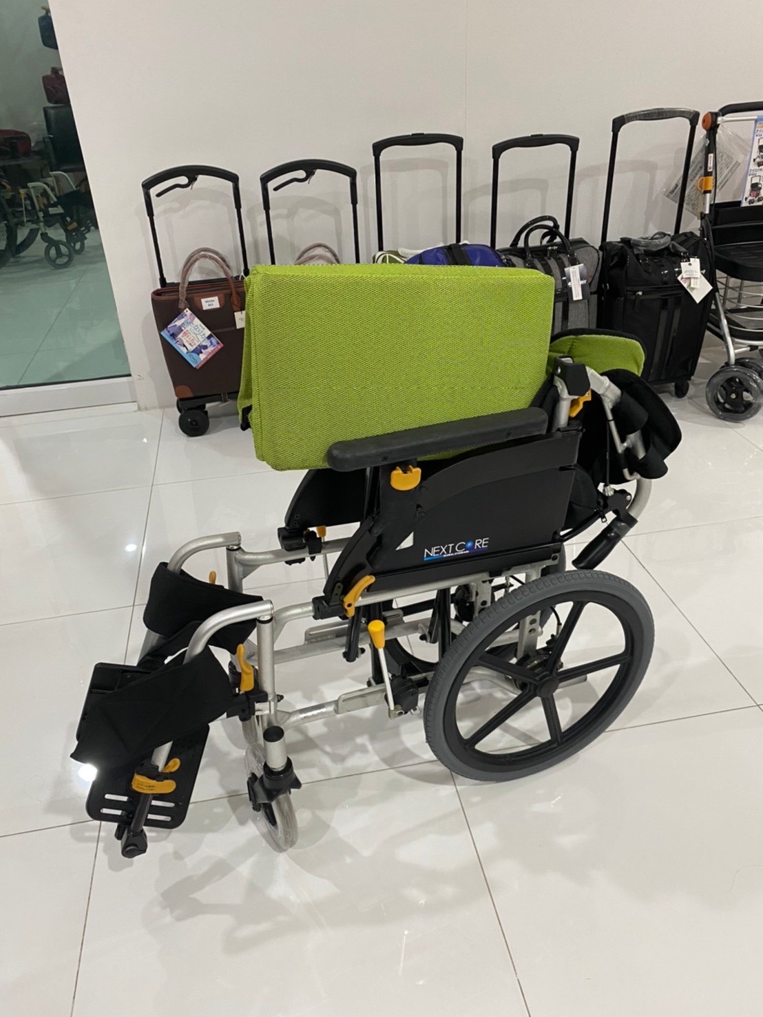 รถเข็นแบรนด์ญี่ปุ่น Matsunaga Wheelchair (車いす) รุ่น NEXT-61B ดีไซน์สวย พนักพิงปรับระดับได้ พกพาสะดวก หลากหลายฟังก์ชั่น