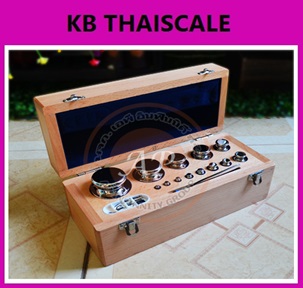 ชุดลูกตุ้มน้ำหนักสแตนเลส2กิโล พร้อมกล่องไม้บุกำมะหยี่ ที่คีบ ถุงมือ และผ้าเช็ดตุ้ม สำหรับสอบเทียบ เครื่องชั่งน้ำหนักดิจิตอลทุกชนิด สอบเทียบน้ำหนักชั่งไม่เกิน2กิโล(ใบเซอร์ฯ ISO 17025 สอบถามเพิ่มเติม)