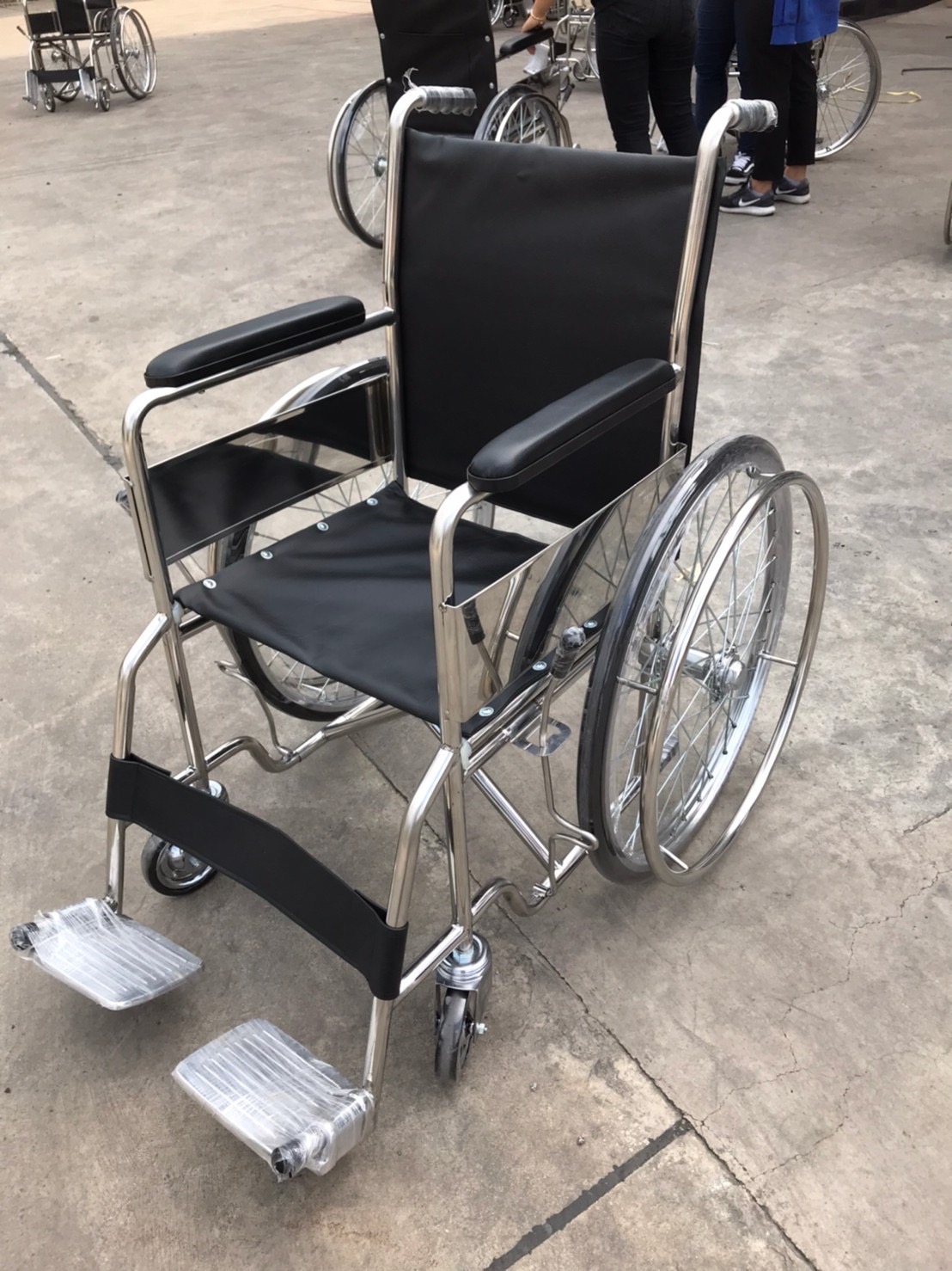 รถเข็นวีลแชร์ผู้ป่วยสแลนเลส รุ่น PP045(A) แบบพับได้