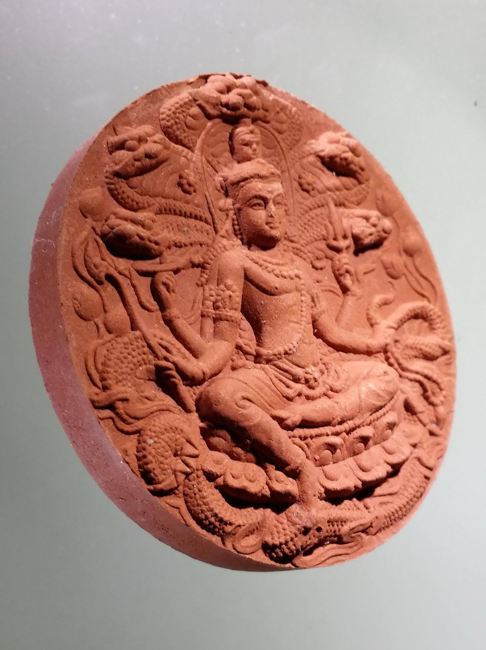 รหัสสินค้า จตุคามรามเทพ 057 จตุคามรามเทพ รุ่นมหาปาฏิหาริย์มั่งมีทรัพย์ เนื้อว่านแดง