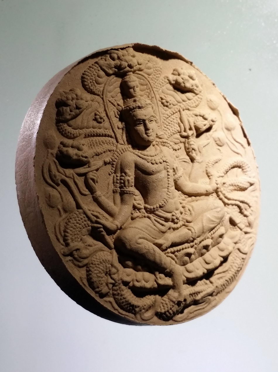 รหัสสินค้า จตุคามรามเทพ 807 พระเทวราชโพธิสัตว์จตุคามรามเทพ รุ่นมหาปาฏิหาริย์มั่งมีทรัพย์ เนื้อว่านผสมผงธูป กล่องแปดเหลี่ยม