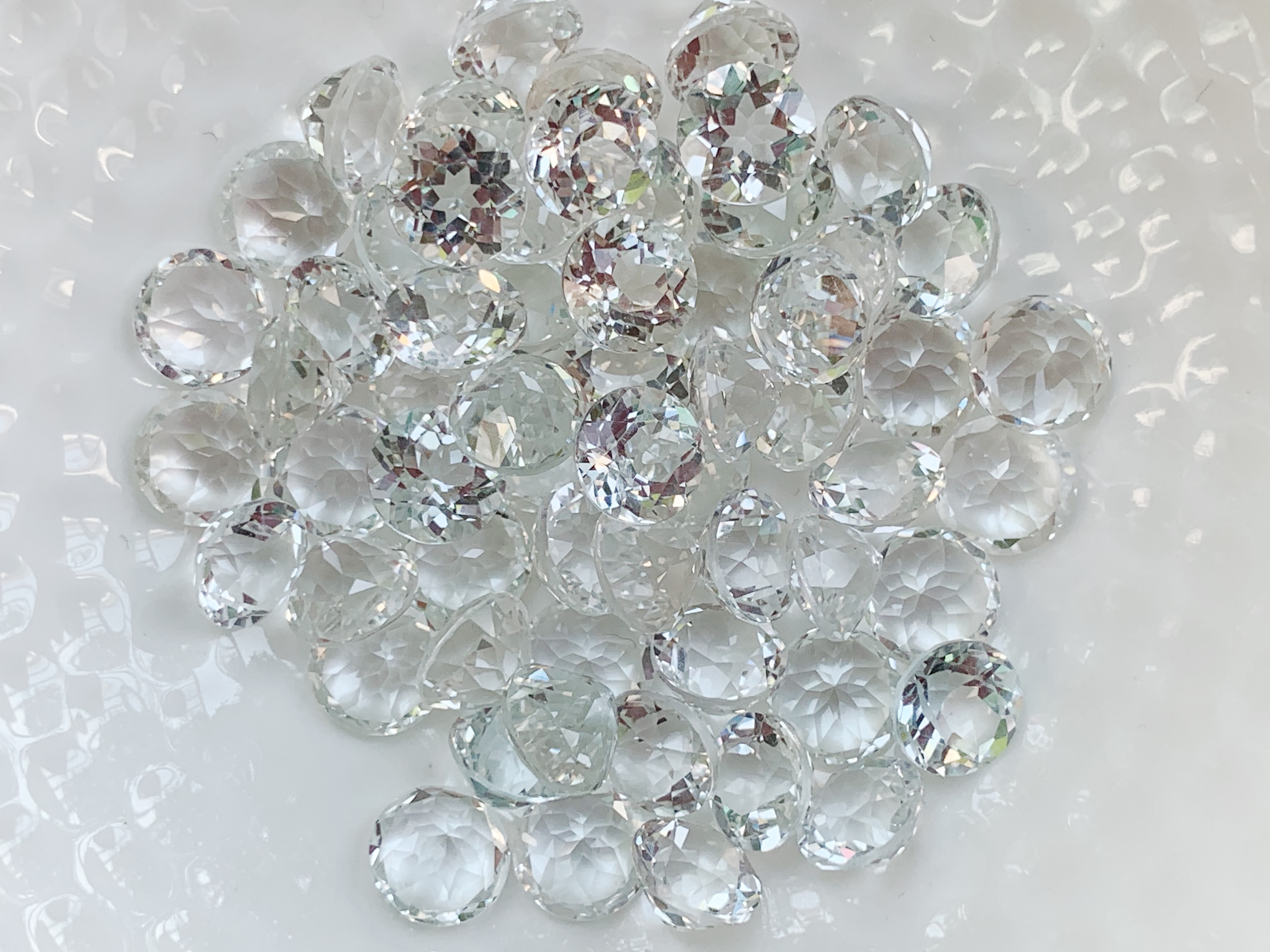 ไวท์โทปาสกลม 7.0 มม. 5 กะรัต