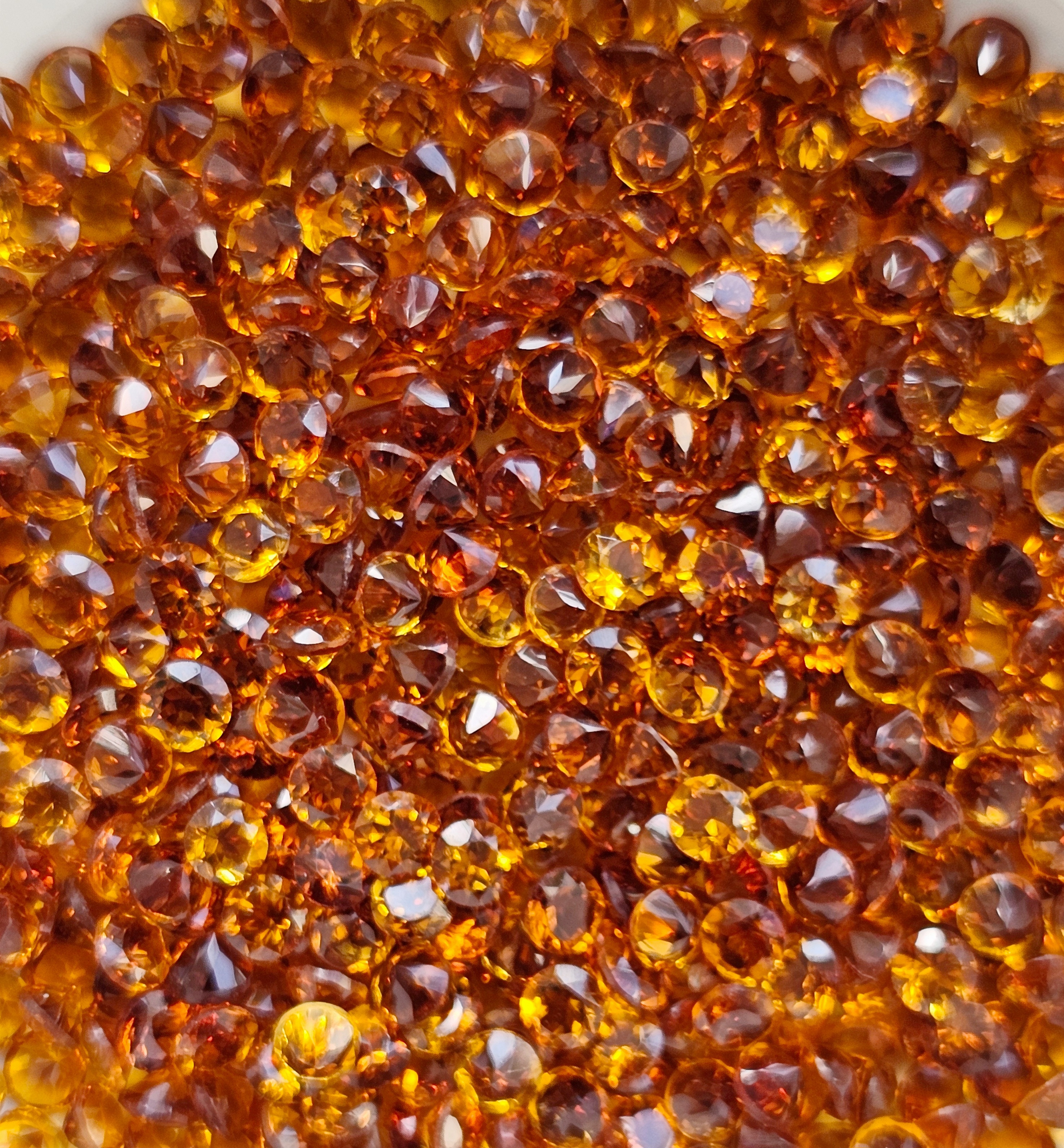 ซิทรินกลมเจียรเหลี่ยมเข้ม 3.0มม. 5 กะรัต